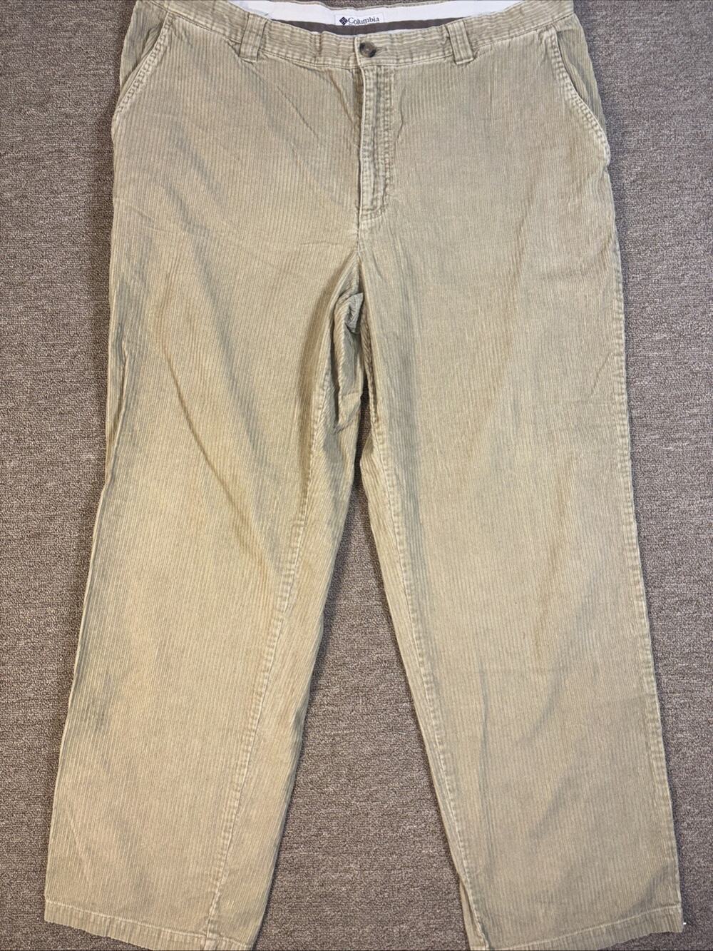 Columbia men's tan corduroy pant 42/32 preowned